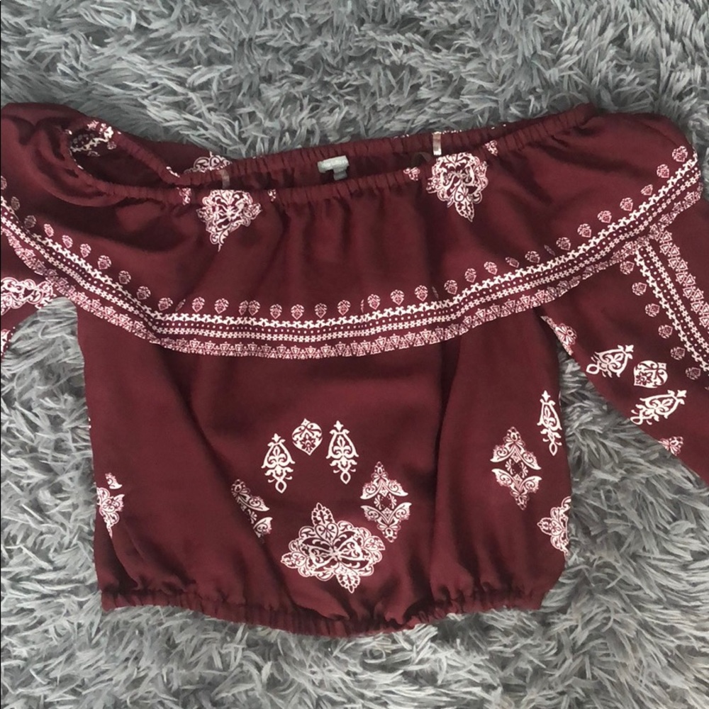 Patterned, off the shoulder cute top, cropped.
